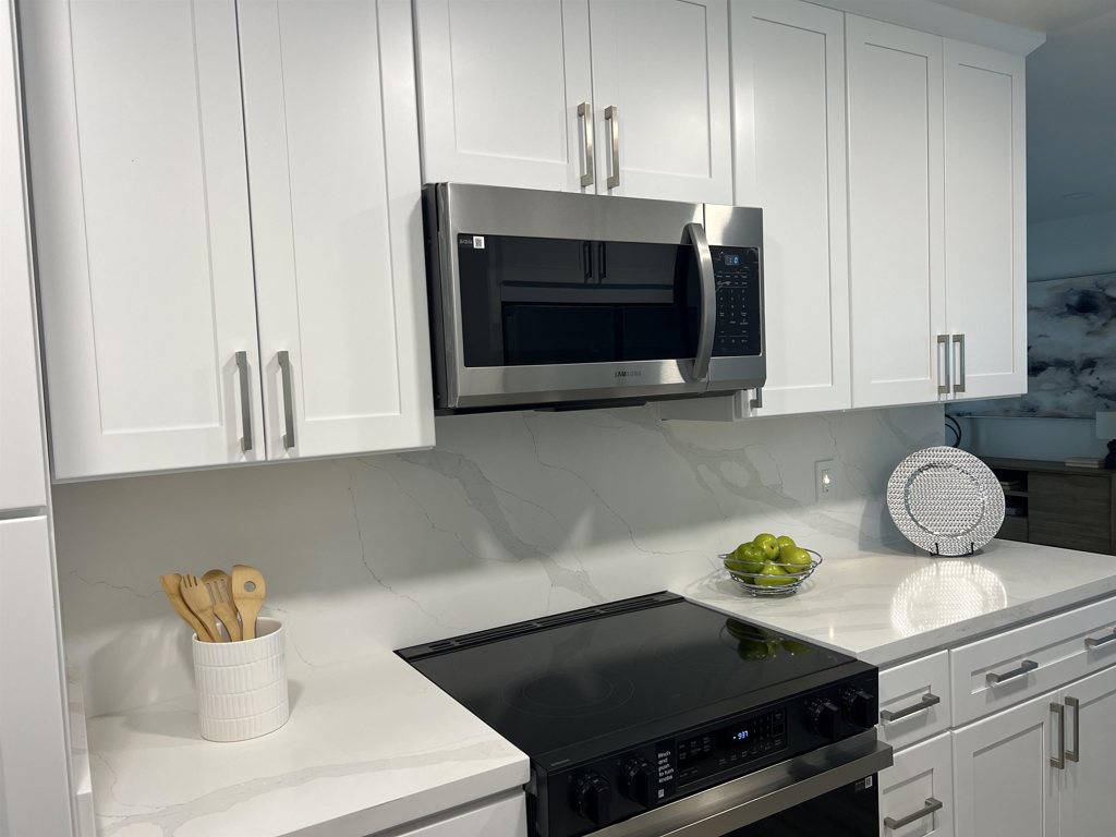 LAKE ALHAMBRA - Residential