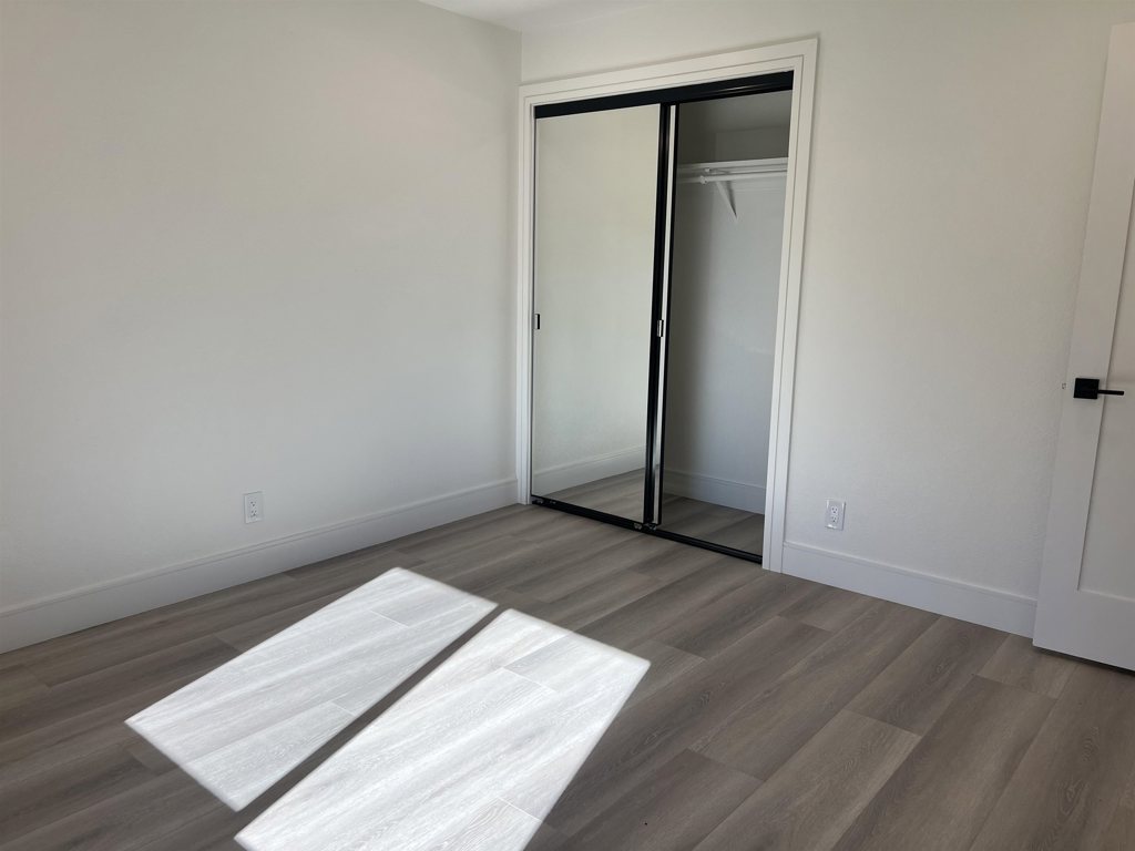 LAKE ALHAMBRA - Residential