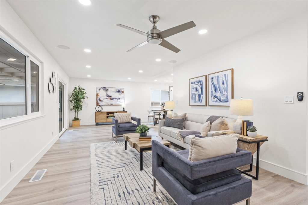 LAKE ALHAMBRA - Residential