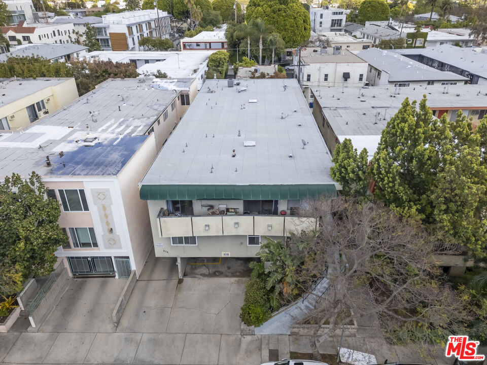 936 N Orange Grove Avenue