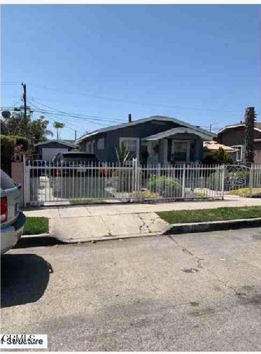 1652 W 67th Street