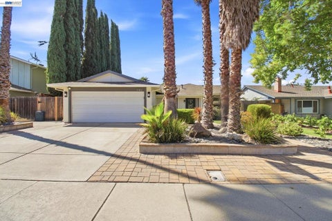 Photo of 851 Geraldine St St, Livermore, CA 94550 (MLS # 41151548)