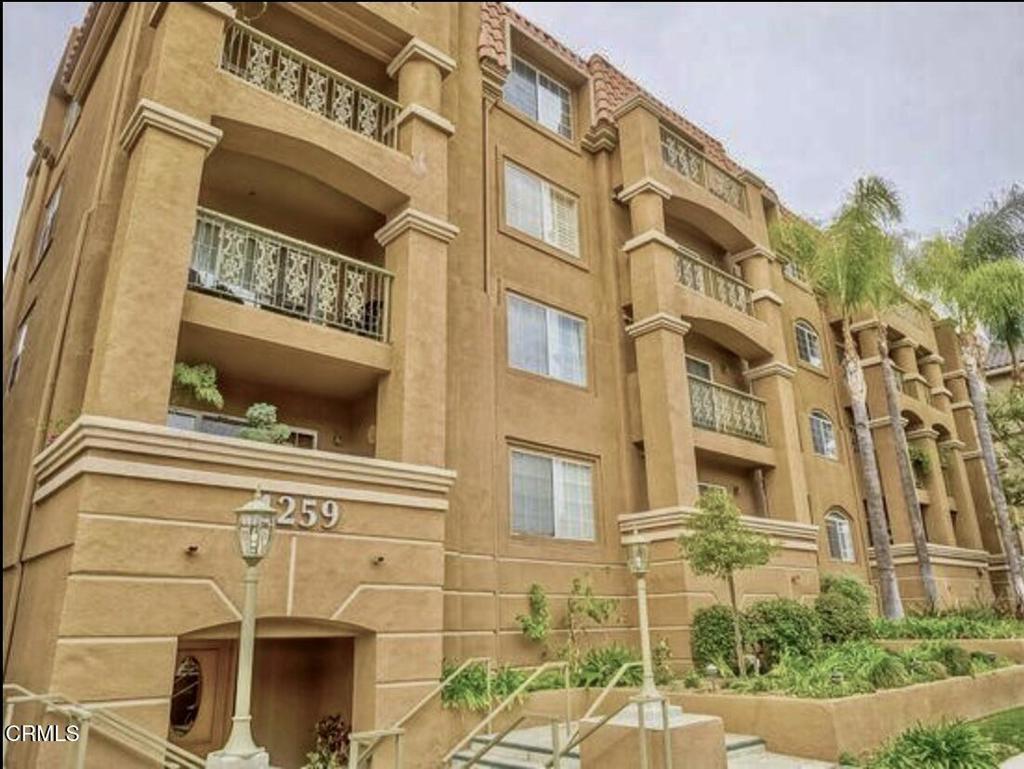 Fully furnished, short term, 6 month lease. This two-level condo blends the comfort of a home with great amenities. Upstairs features two spacious queen bedrooms, including a primary suite with a walk-in closet, jacuzzi tub, and walk-in shower. A second full bath and in-unit laundry are also on this level.Downstairs, enjoy an open-plan living area with a cozy lounge, dining for four, a fully equipped kitchen, a small workspace, and a half bath. The private balcony overlooks the pool--perfect for morning coffee.Building perks include a pool, gym, sauna, and secure parking (1 assigned spot + guest spaces). Located in a safe, family-friendly neighborhood just steps from Casa Vega and other dining spots. Walkable to daycares, libraries, and a short drive to Fryman Canyon. Conveniently close to the 101, 405, and 134, with multiple grocery stores within 3 miles.