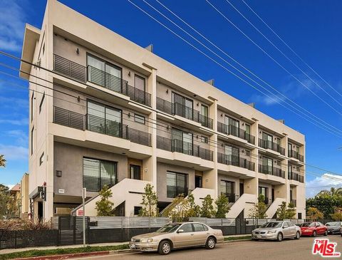 Photo of 1002 N Hudsoon Avenue #4, Los Angeles, CA 90038 (MLS # 26652525)