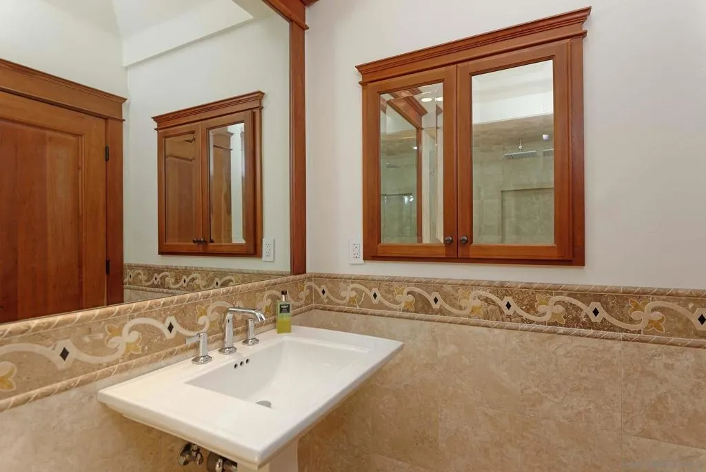 La Jolla, California 92037, United States, 3 Bedrooms Bedrooms, ,3 BathroomsBathrooms,Residential,Active,152760