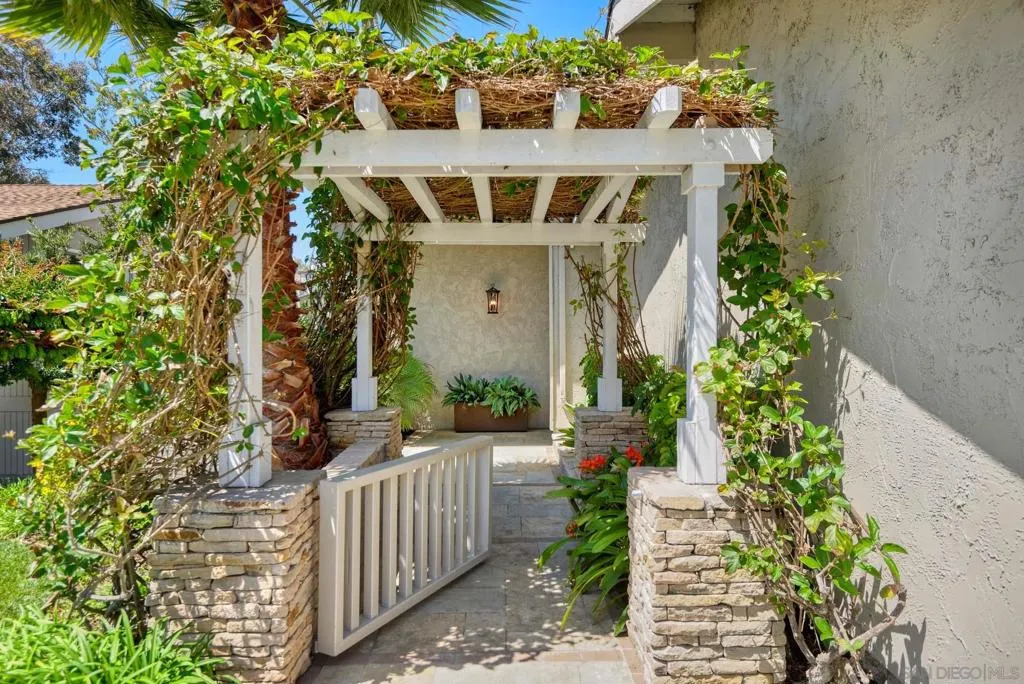 La Jolla, California 92037, United States, 3 Bedrooms Bedrooms, ,3 BathroomsBathrooms,Residential,Active,152760