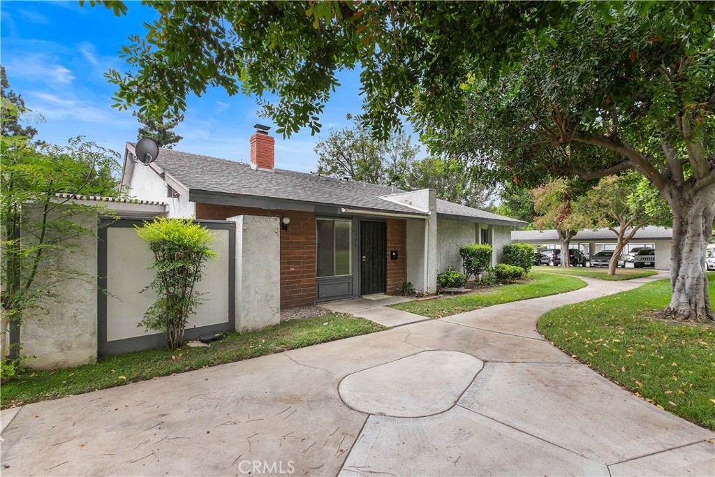 1393 Maxwell Lane