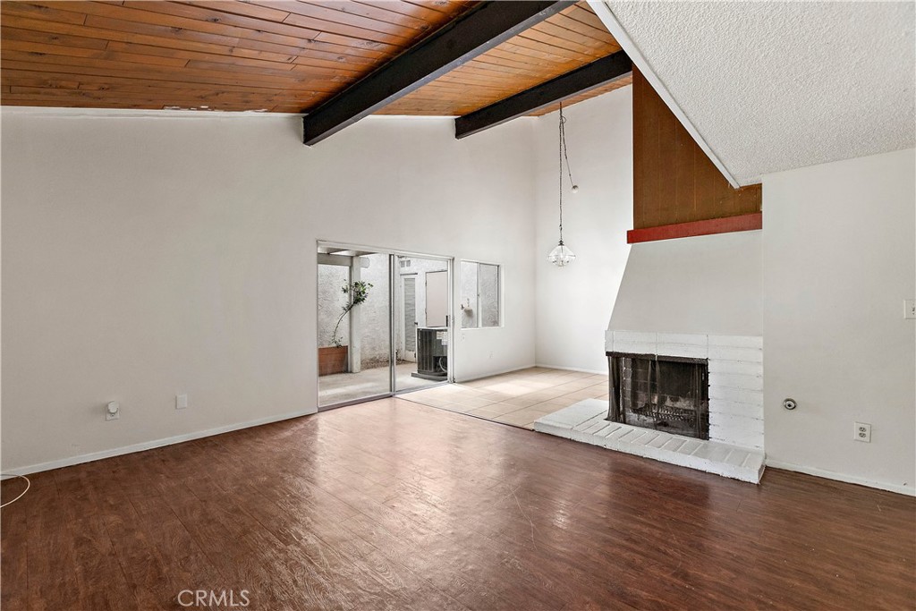 1393 Maxwell Lane
