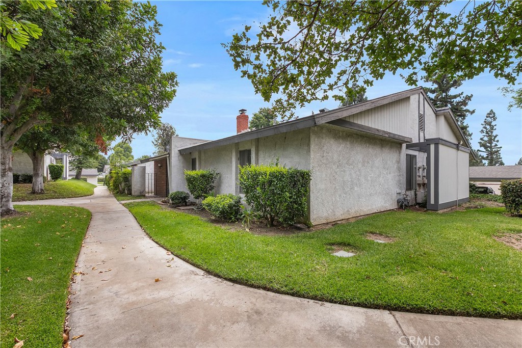 1393 Maxwell Lane