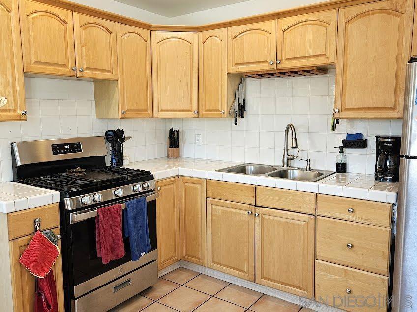4076 MANZANITA DR