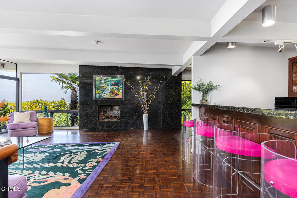 1018 Glen Oaks Boulevard