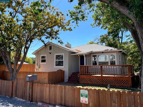 Photo of 2910 Almond St, Martinez, CA 94553 (MLS # 41115407) Photo of 2910 Almond St, Martinez, CA 94553 (MLS # 41115407)
