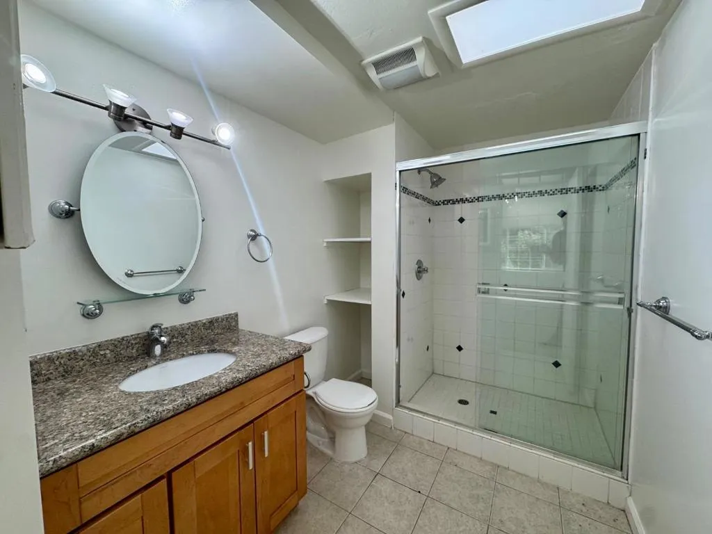 Redwood City, California 94062, United States, 3 Bedrooms Bedrooms, ,2 BathroomsBathrooms,Residential,Pending,204306