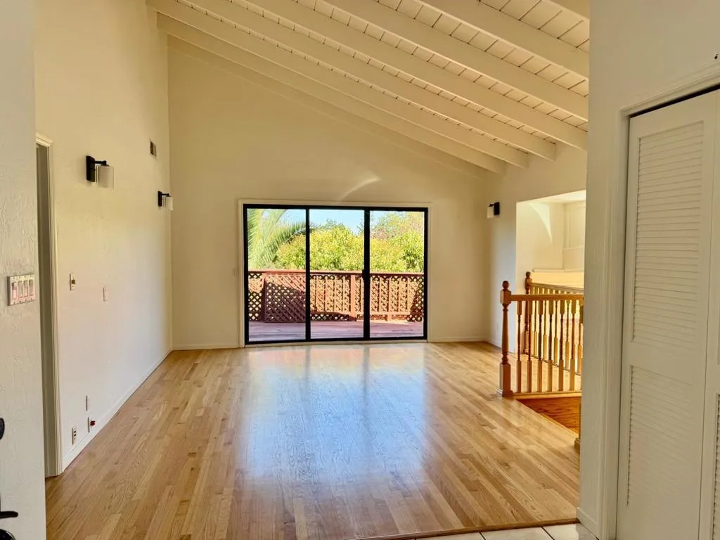 Redwood City, California 94062, United States, 3 Bedrooms Bedrooms, ,2 BathroomsBathrooms,Residential,Pending,204306