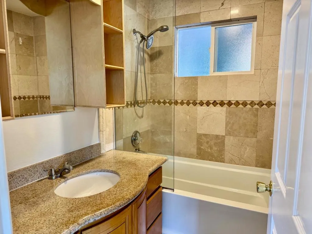 Redwood City, California 94062, United States, 3 Bedrooms Bedrooms, ,2 BathroomsBathrooms,Residential,Pending,204306