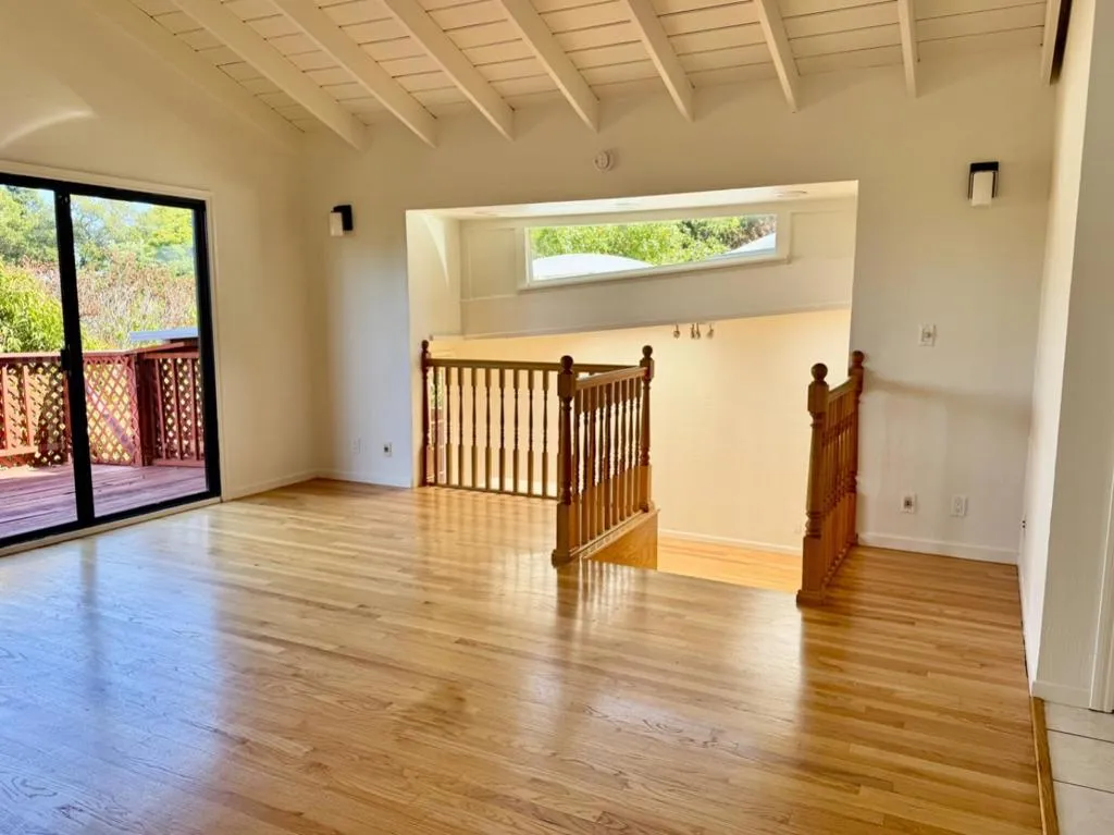 Redwood City, California 94062, United States, 3 Bedrooms Bedrooms, ,2 BathroomsBathrooms,Residential,Pending,204306