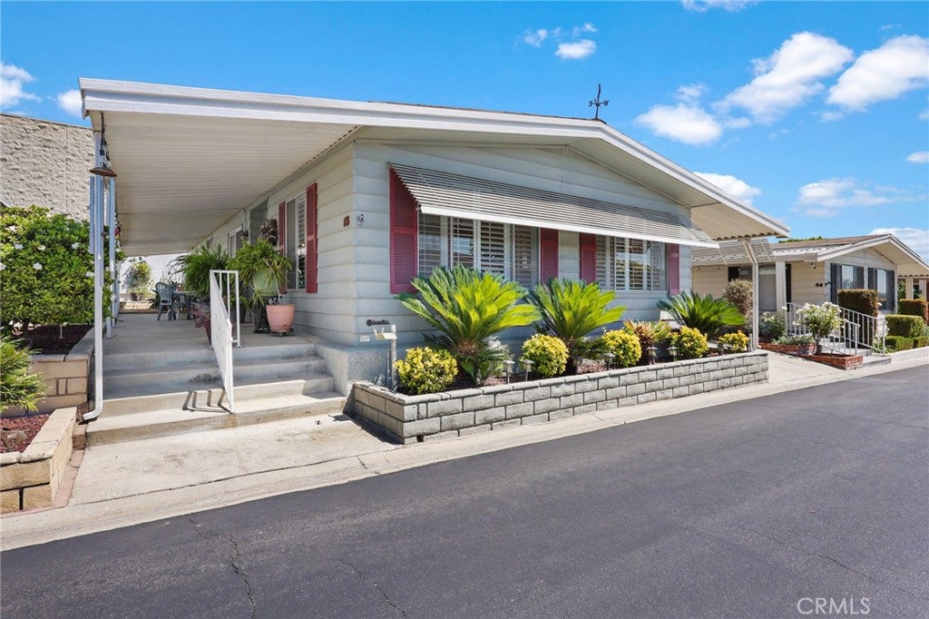 11730 Whittier 65