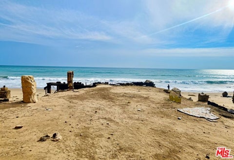 Photo of 19240 Pacific Coast Highway Hwy, Malibu, CA 90265 (MLS # 26872693)
