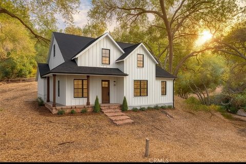 Photo of 0 Elzevir Rd & Morro Dr Road, Woodland Hills, CA 91364 (MLS # SR24248744) Photo of 0 Elzevir Rd & Morro Dr Road, Woodland Hills, CA 91364 (MLS # SR24248744)