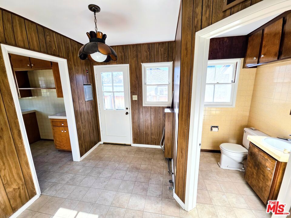 TRACT NO 18497 LOT 45 - Residential