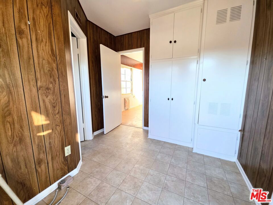 TRACT NO 18497 LOT 45 - Residential