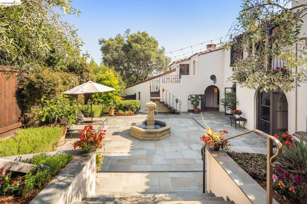 17 Roble Ct