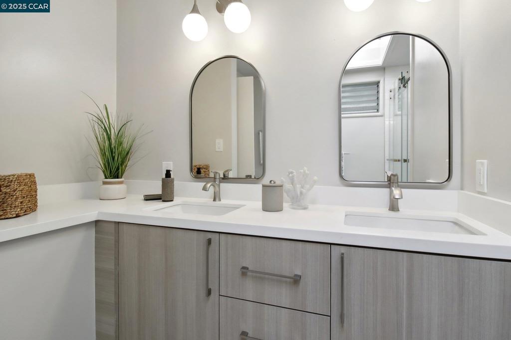 ORINDA C.C. - Residential