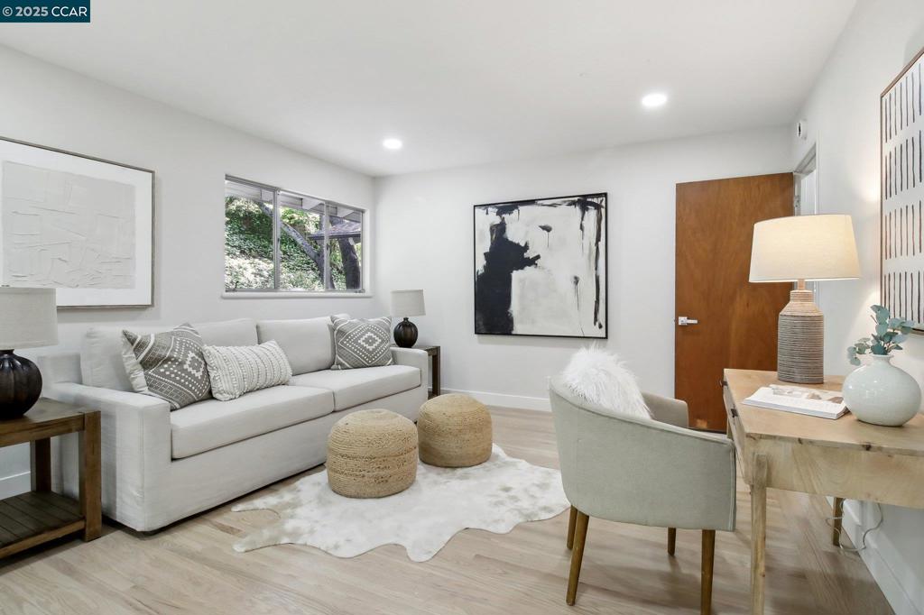 ORINDA C.C. - Residential