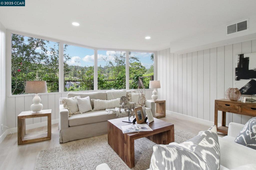 ORINDA C.C. - Residential
