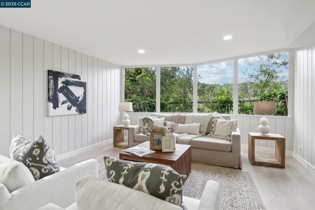 ORINDA C.C. - Residential