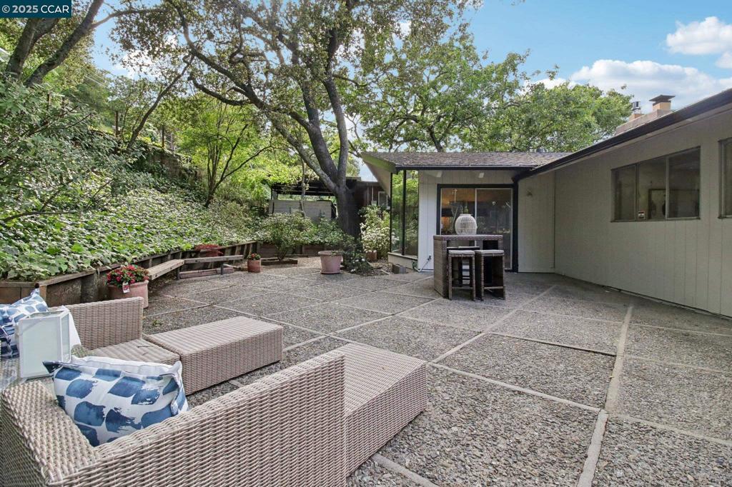 ORINDA C.C. - Residential