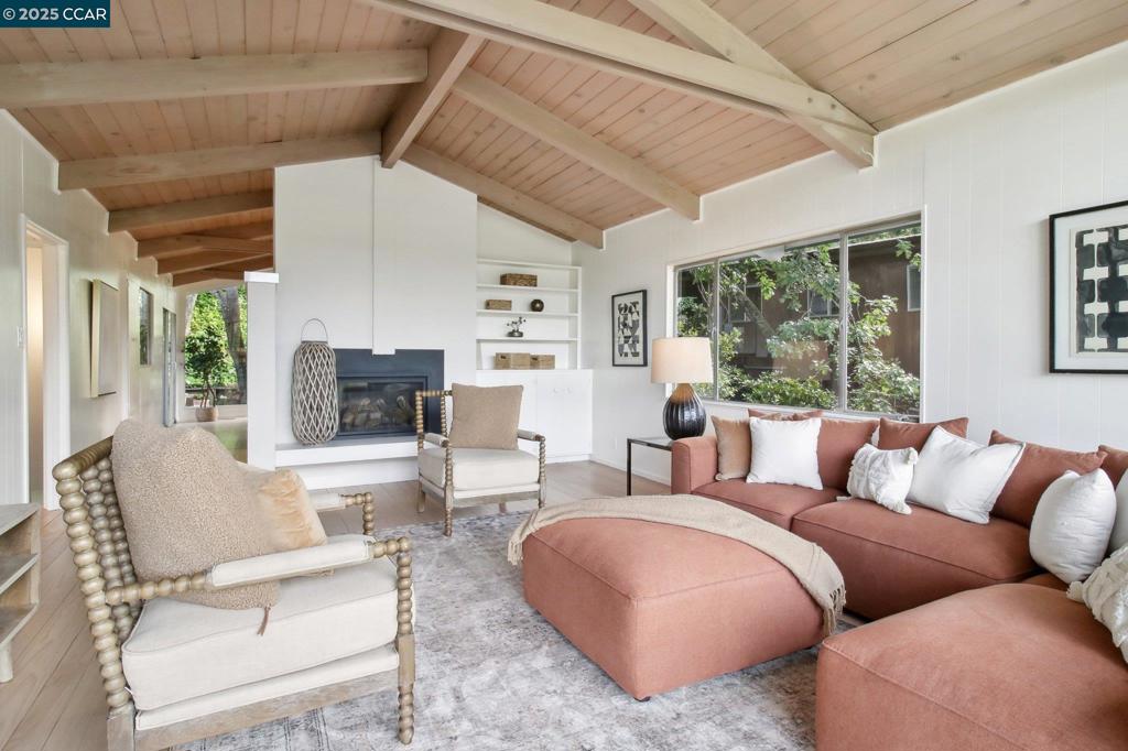 ORINDA C.C. - Residential