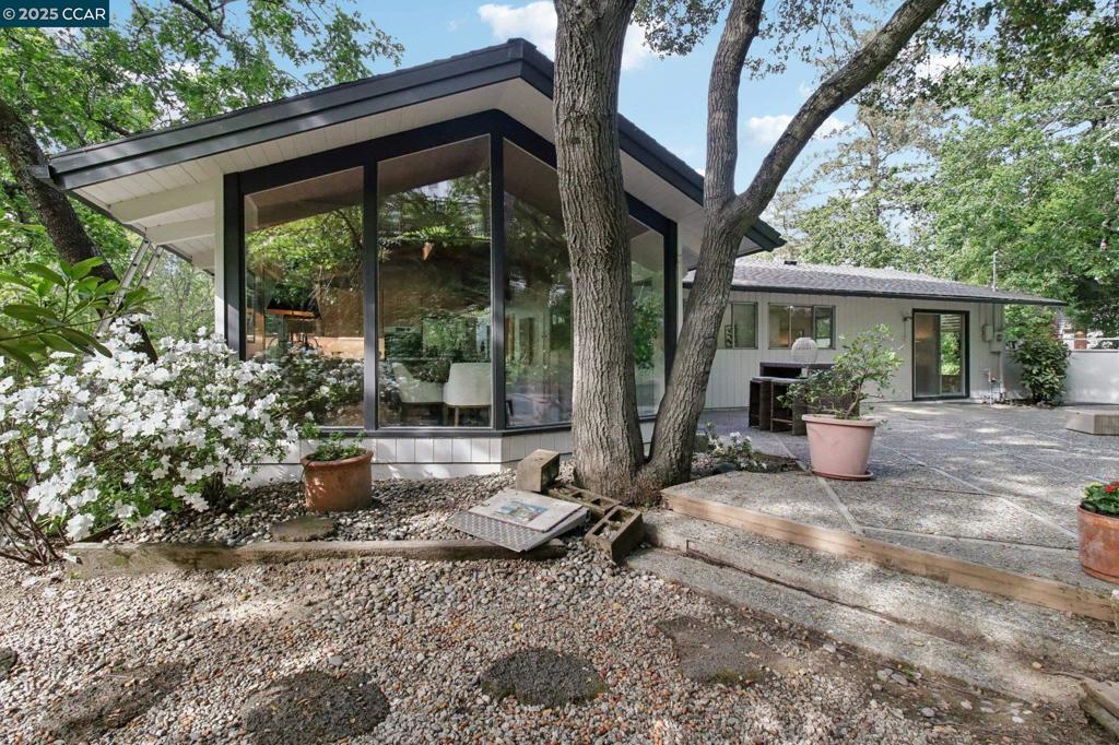 ORINDA C.C. - Residential
