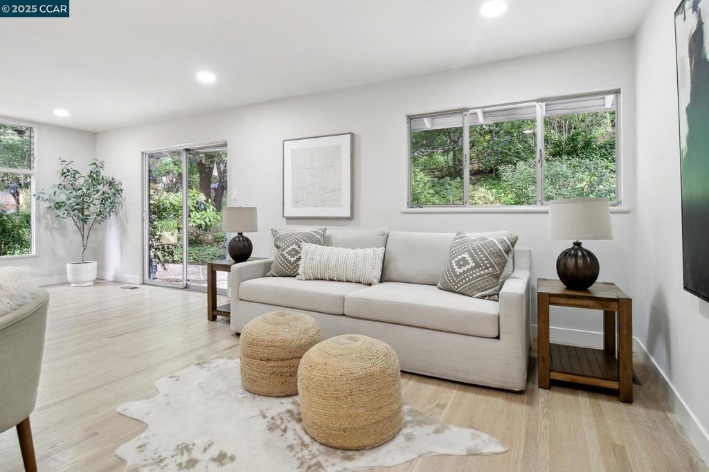 ORINDA C.C. - Residential