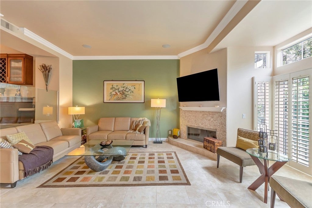 6065 Shadowbrook Circle
