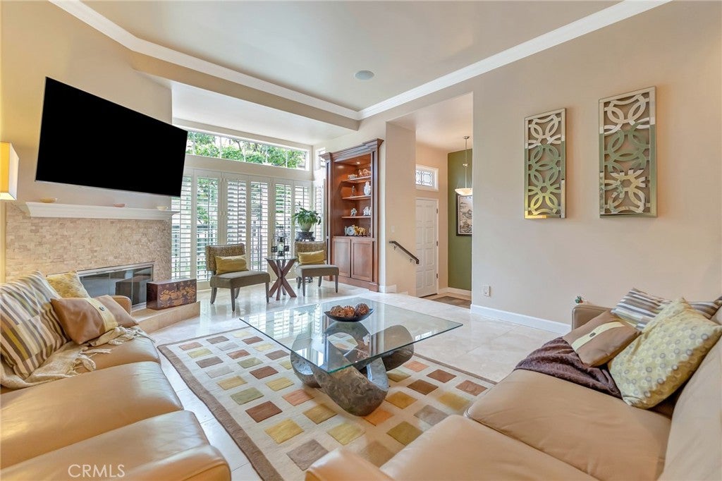 6065 Shadowbrook Circle