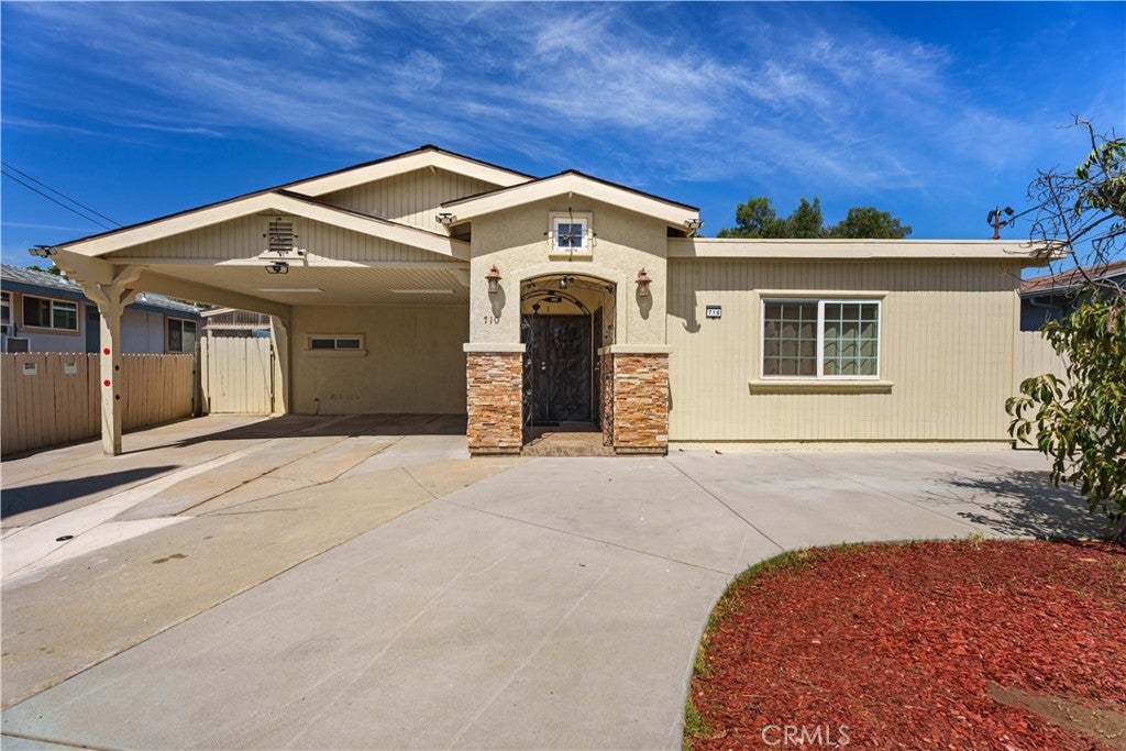 710 Elmwood Dr
