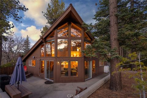 Photo of 41714 Switzerland Dr, Big Bear Lake, CA 92315 (MLS # IG26011606)