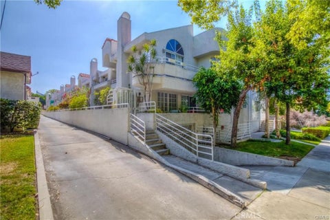 Photo of 1328 N Columbus Avenue #2, Glendale, CA 91202 (MLS # GD26218782)