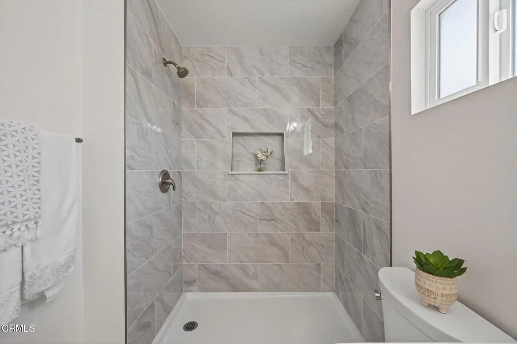 Ventura, California 93003, United States, 3 Bedrooms Bedrooms, ,2 BathroomsBathrooms,Residential,Active,216222