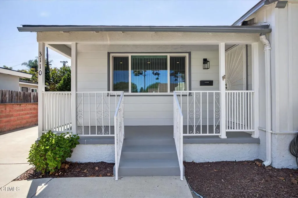 Ventura, California 93003, United States, 3 Bedrooms Bedrooms, ,2 BathroomsBathrooms,Residential,Active,216222