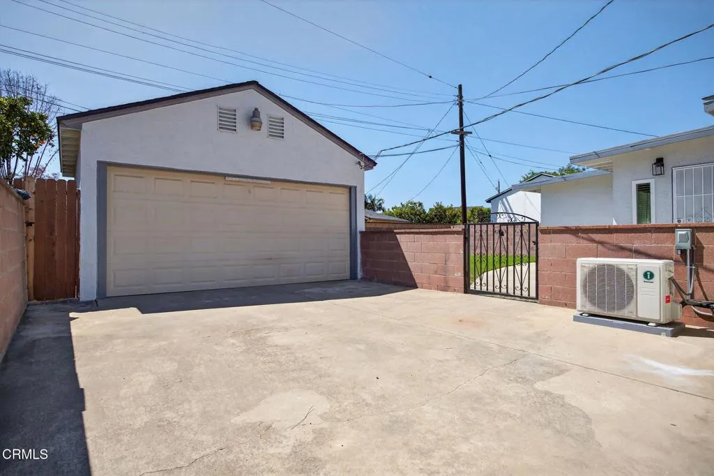 Ventura, California 93003, United States, 3 Bedrooms Bedrooms, ,2 BathroomsBathrooms,Residential,Active,216222