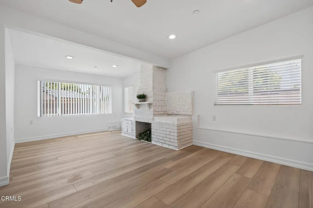 Ventura, California 93003, United States, 3 Bedrooms Bedrooms, ,2 BathroomsBathrooms,Residential,Active,216222