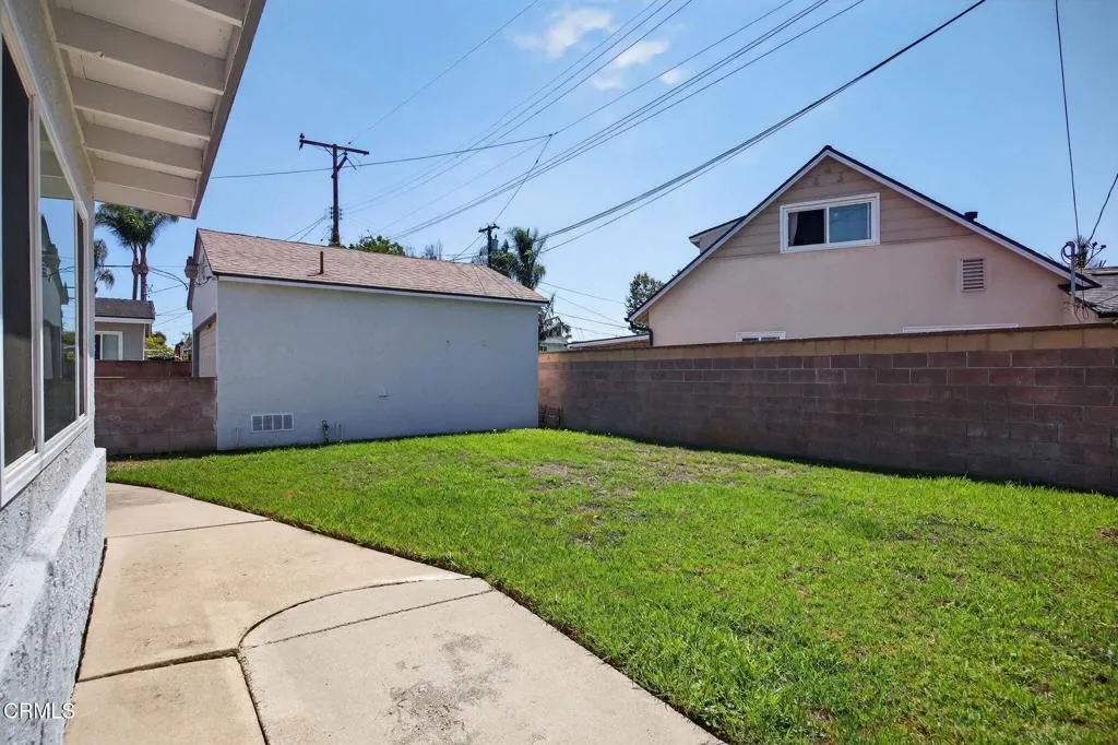 Ventura, California 93003, United States, 3 Bedrooms Bedrooms, ,2 BathroomsBathrooms,Residential,Active,216222