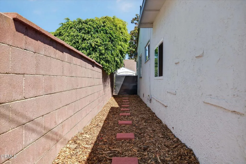 Ventura, California 93003, United States, 3 Bedrooms Bedrooms, ,2 BathroomsBathrooms,Residential,Active,216222