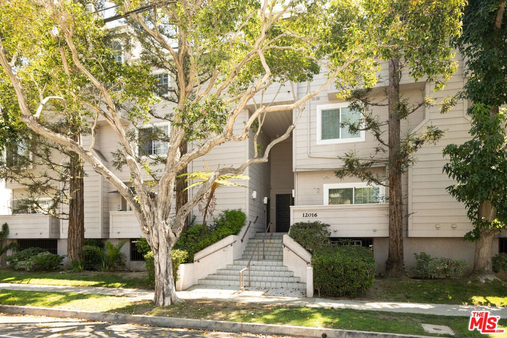 12016 Washington Place 106, Los Angeles CA 90066