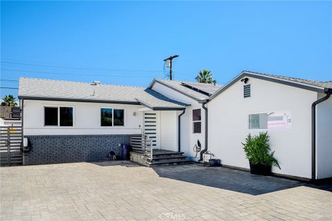 Photo of 7078 Park Manor AVE, North Hollywood, CA 91605 (MLS # GD26219765)