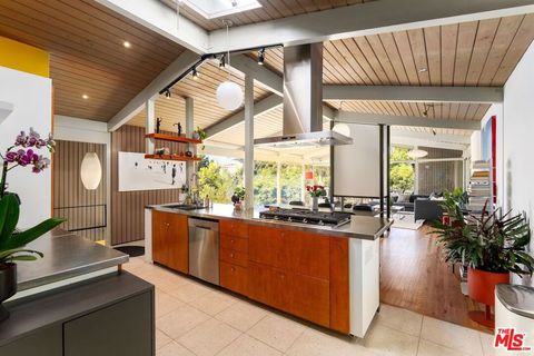 Photo of 1513 Forest Knoll Drive, Los Angeles, CA 90069 (MLS # 26851759)