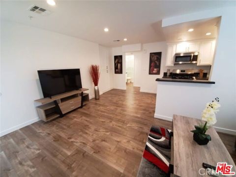 Photo of 601 N Normandie Avenue, Los Angeles, CA 90004 (MLS # 26636995)