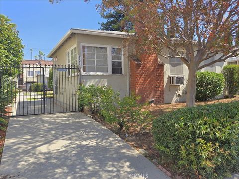 Photo of 121 W Lomita Avenue #B, Glendale, CA 91204 (MLS # SB26089412)